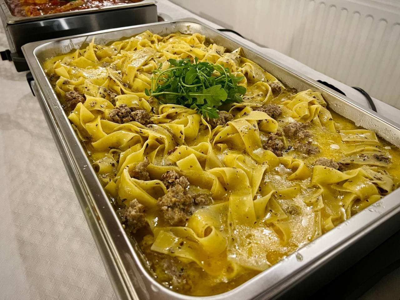 Tagliatelles fraîches, buffet chaud italien